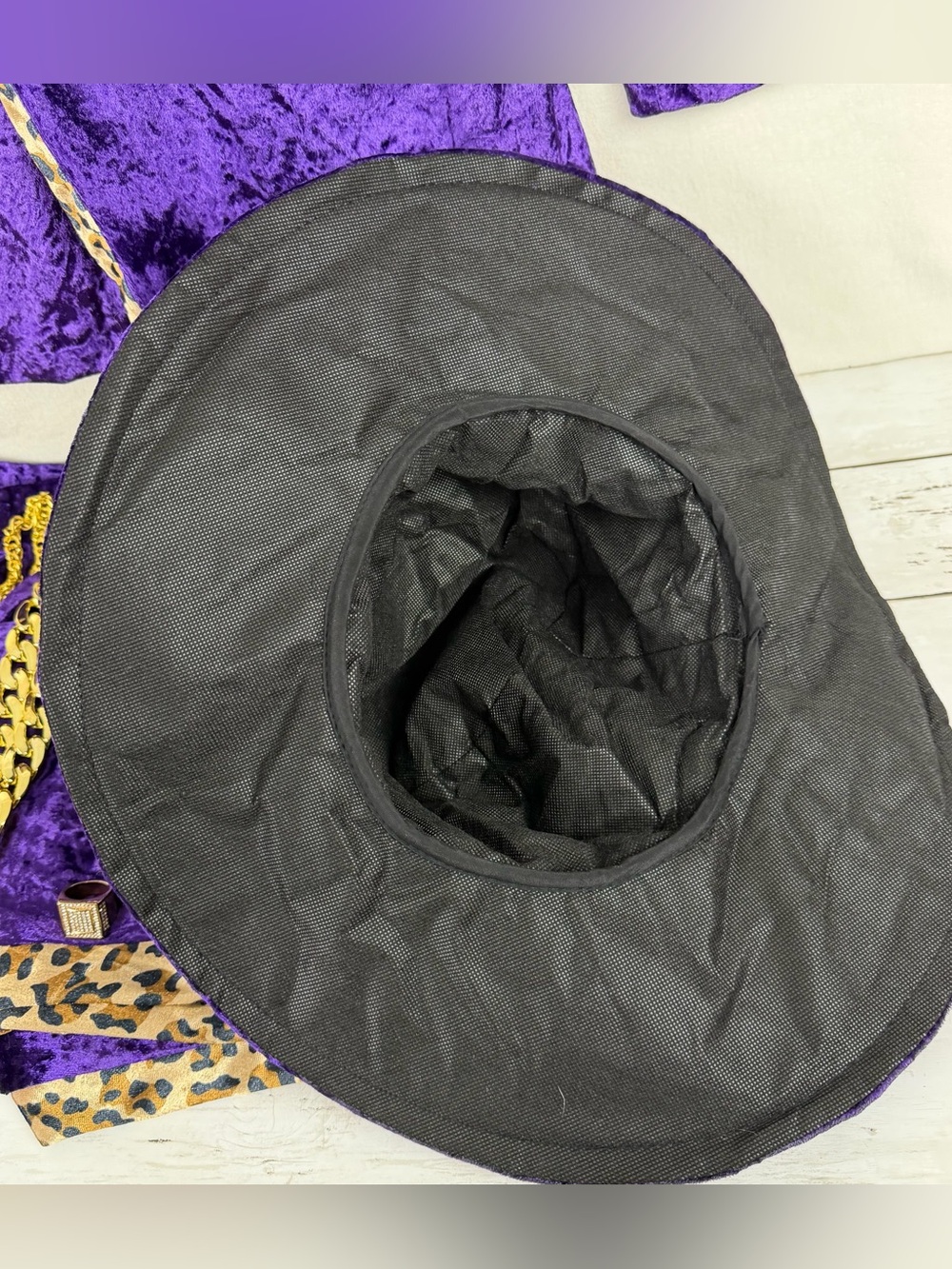 Spirit Halloween Adult Pimp Costume Men’s Large Suit Hat Jewelry Purple Velvet - Picture 6 of 11